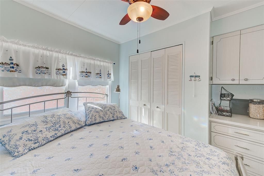 For Sale: $97,000 (2 beds, 2 baths, 932 Square Feet)