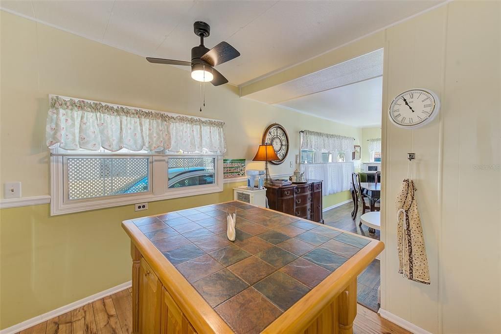 For Sale: $97,000 (2 beds, 2 baths, 932 Square Feet)