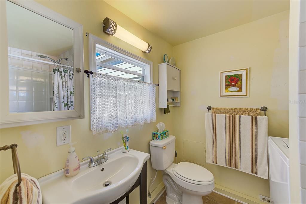 For Sale: $97,000 (2 beds, 2 baths, 932 Square Feet)