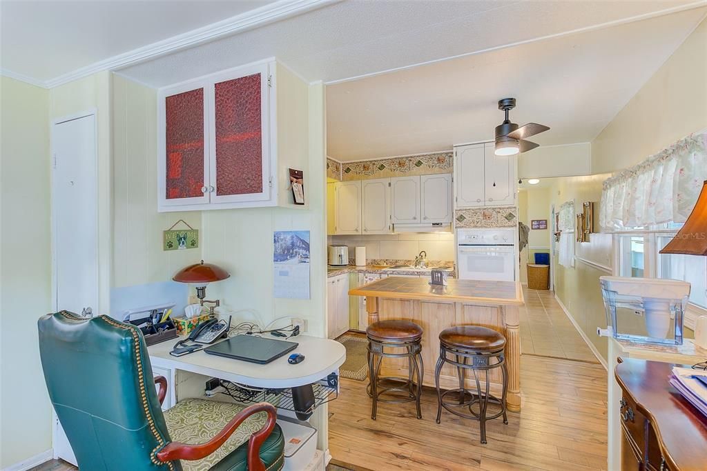 For Sale: $97,000 (2 beds, 2 baths, 932 Square Feet)