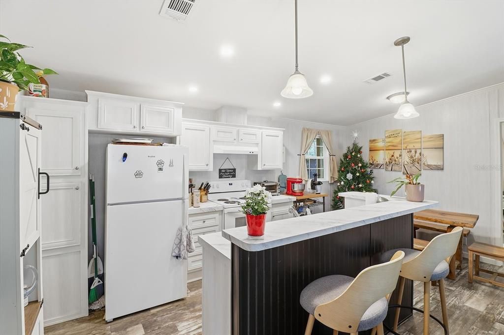 На продажу: $179,000 (3 спален, 2 ванн, 960 Квадратных фут)