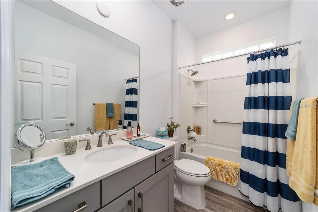 For Rent: $2,400 (2 beds, 2 baths, 1958 Square Feet)