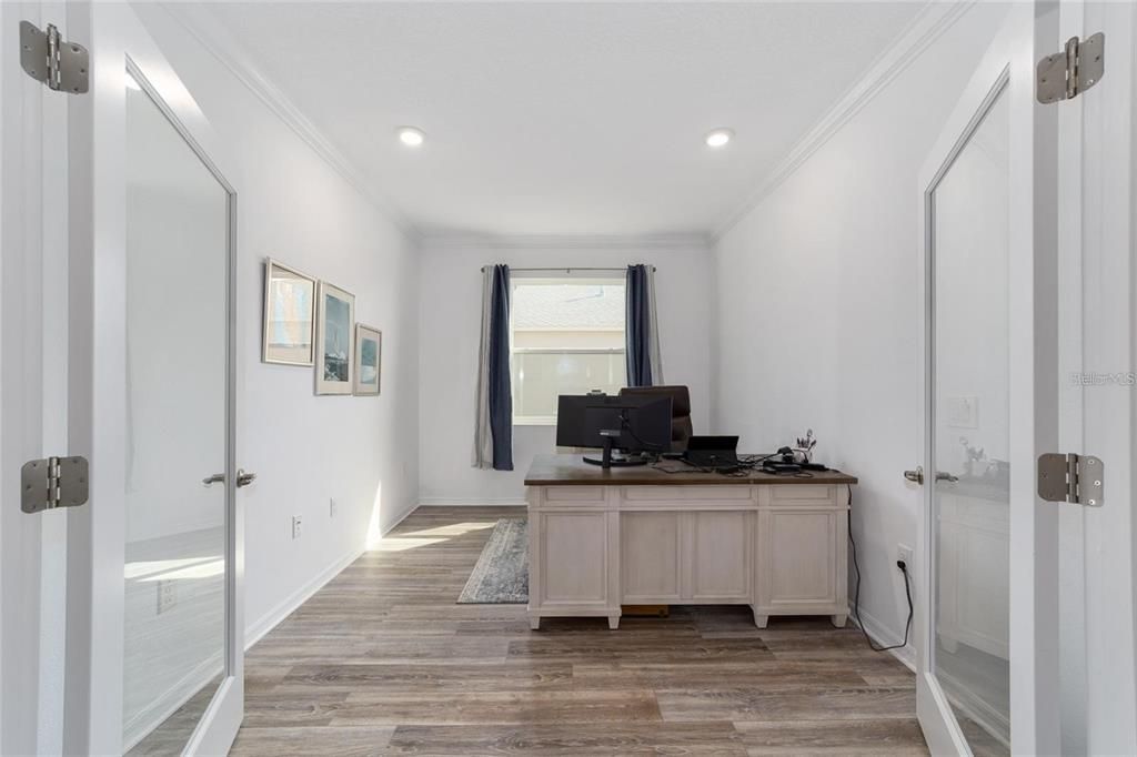 For Rent: $2,400 (2 beds, 2 baths, 1958 Square Feet)