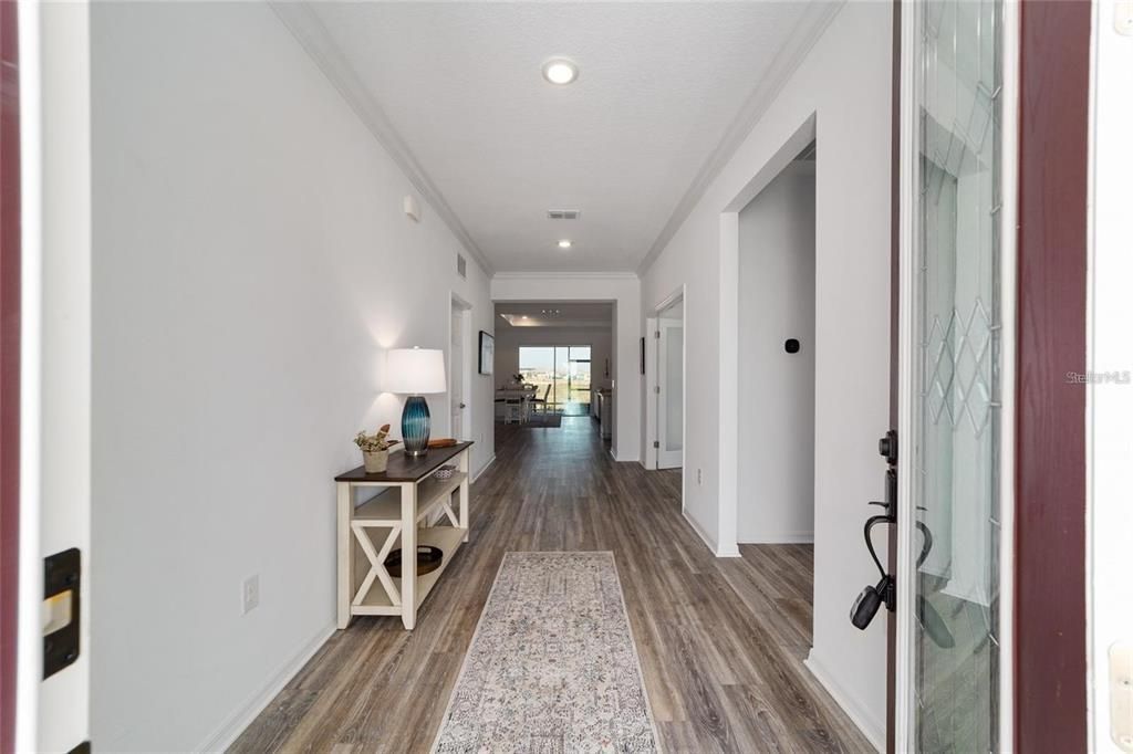 For Rent: $2,400 (2 beds, 2 baths, 1958 Square Feet)