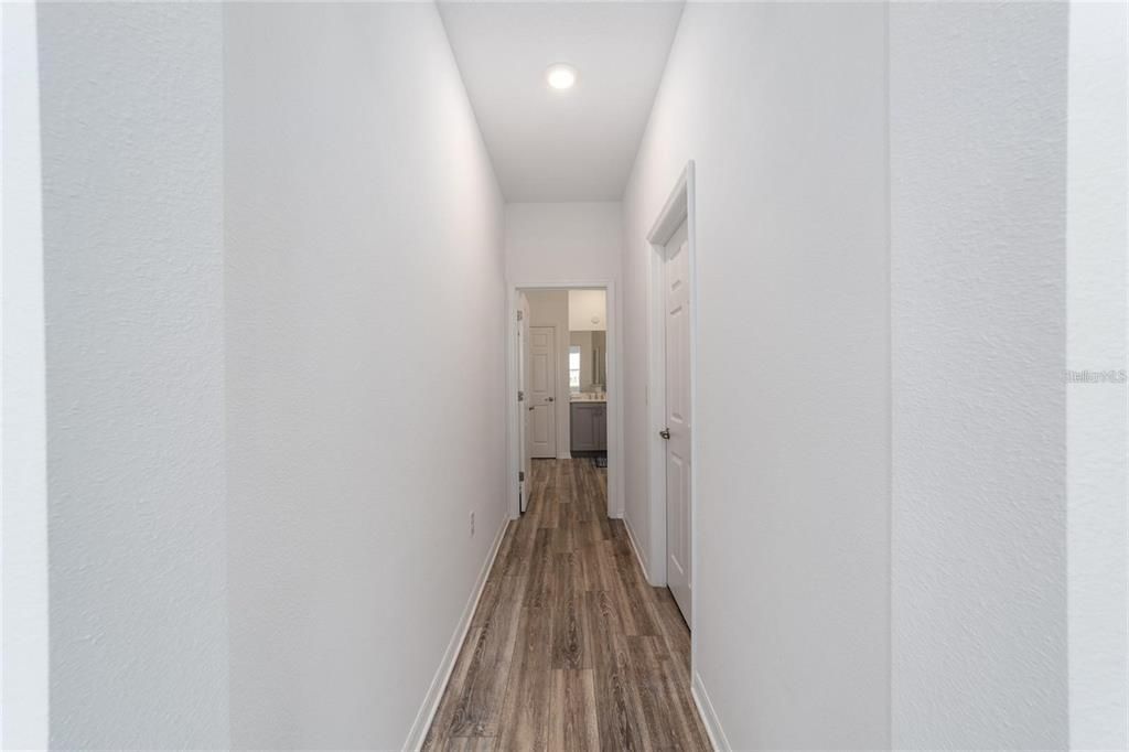 For Rent: $2,400 (2 beds, 2 baths, 1958 Square Feet)