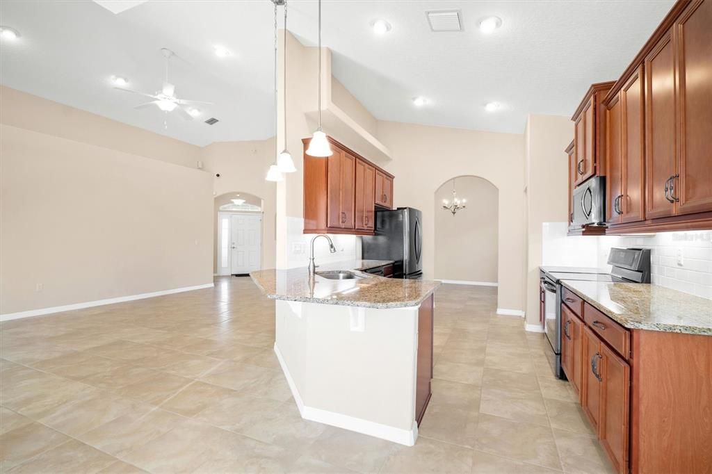 For Sale: $385,000 (3 beds, 2 baths, 1786 Square Feet)