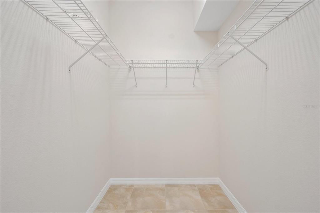 For Sale: $385,000 (3 beds, 2 baths, 1786 Square Feet)