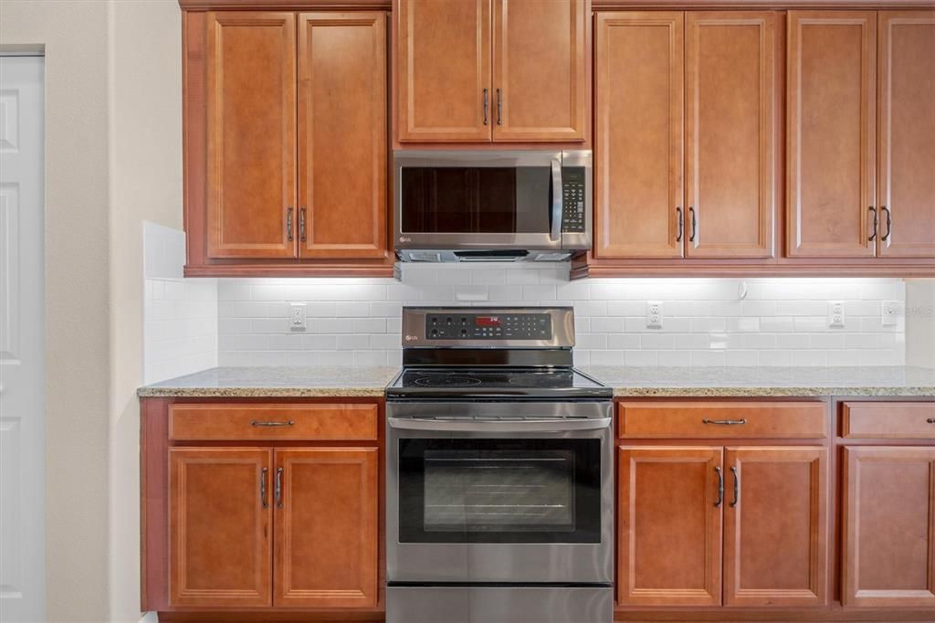 For Sale: $385,000 (3 beds, 2 baths, 1786 Square Feet)