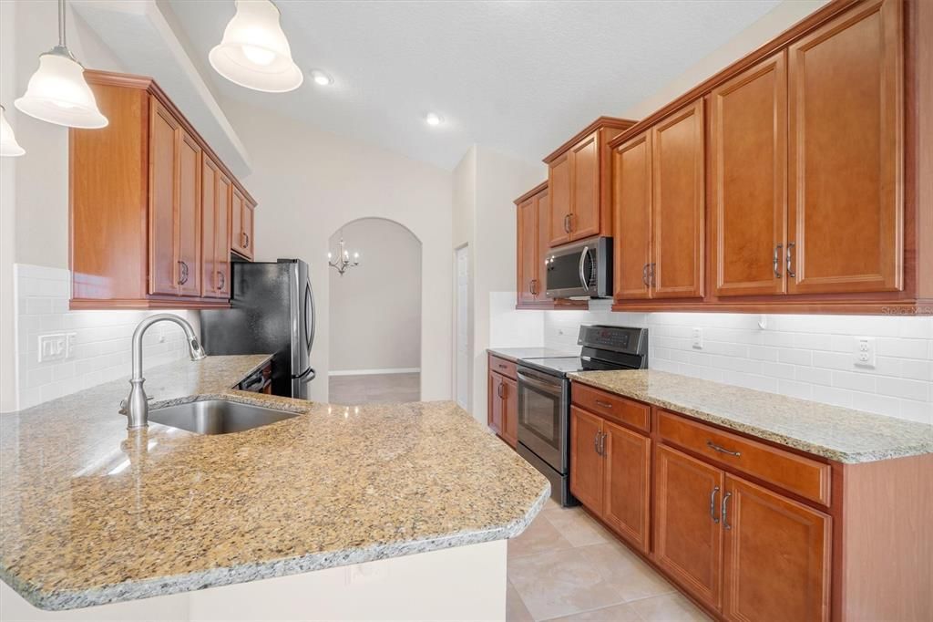 For Sale: $385,000 (3 beds, 2 baths, 1786 Square Feet)