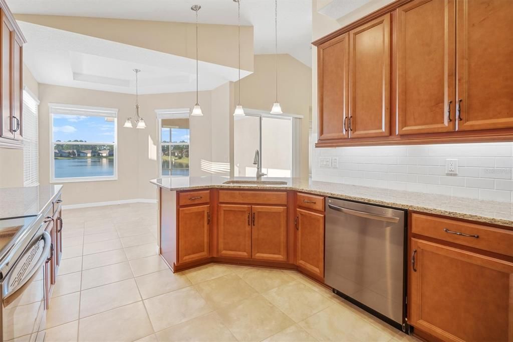 For Sale: $385,000 (3 beds, 2 baths, 1786 Square Feet)