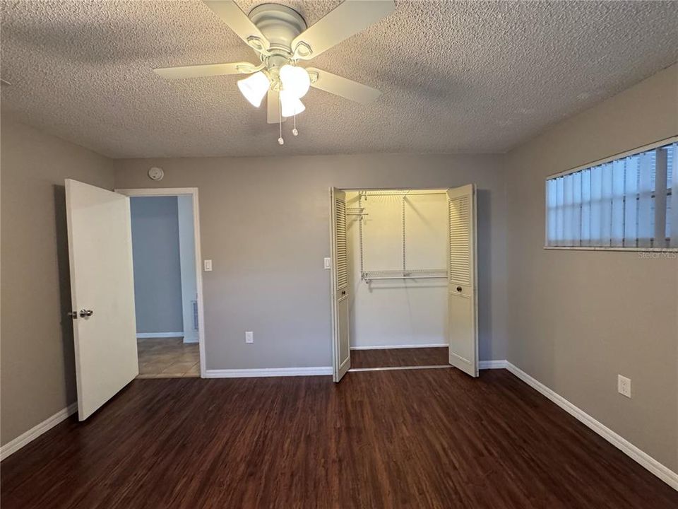 出租: $1,795 (2 贝兹, 1 浴室, 912 平方英尺)