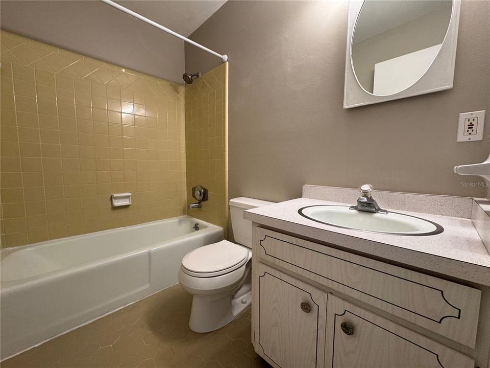 出租: $1,795 (2 贝兹, 1 浴室, 912 平方英尺)