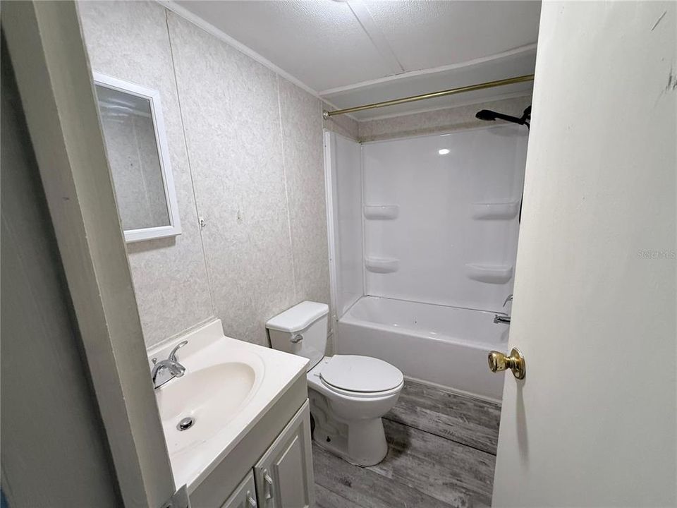 For Sale: $155,000 (4 beds, 2 baths, 1006 Square Feet)