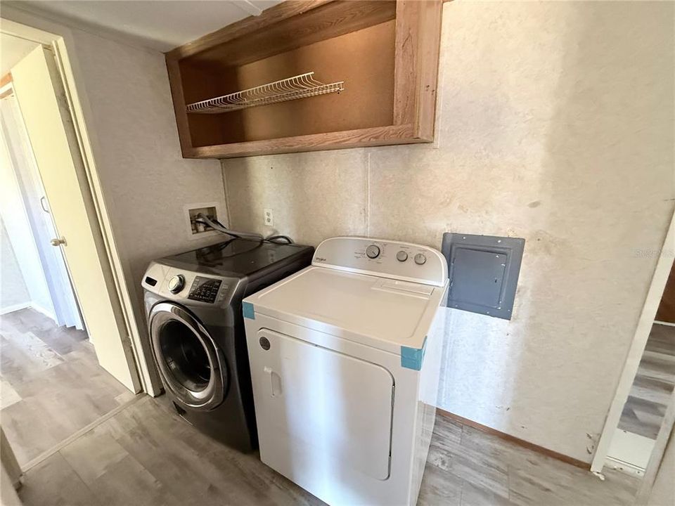 For Sale: $155,000 (4 beds, 2 baths, 1006 Square Feet)