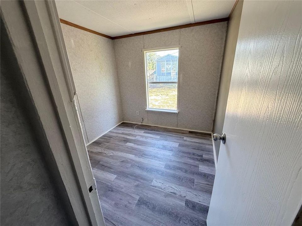 For Sale: $155,000 (4 beds, 2 baths, 1006 Square Feet)