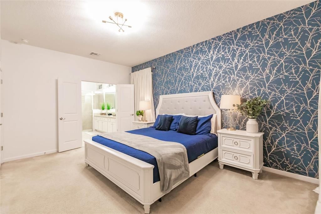 For Sale: $720,000 (6 beds, 6 baths, 3668 Square Feet)