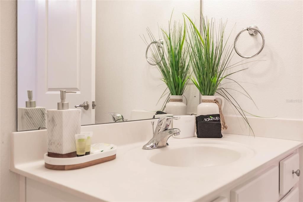 For Sale: $720,000 (6 beds, 6 baths, 3668 Square Feet)