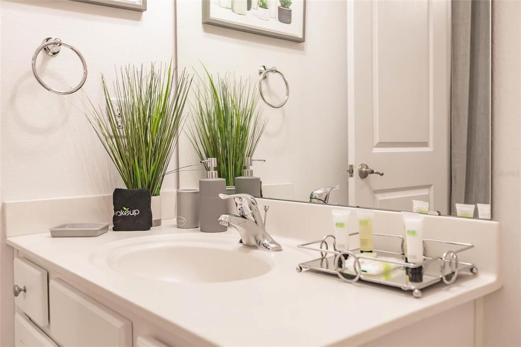 For Sale: $720,000 (6 beds, 6 baths, 3668 Square Feet)