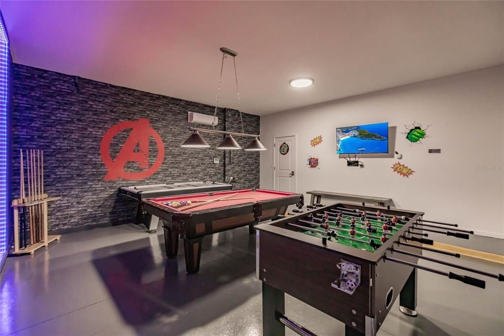 For Sale: $720,000 (6 beds, 6 baths, 3668 Square Feet)