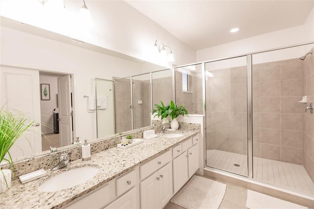 For Sale: $720,000 (6 beds, 6 baths, 3668 Square Feet)