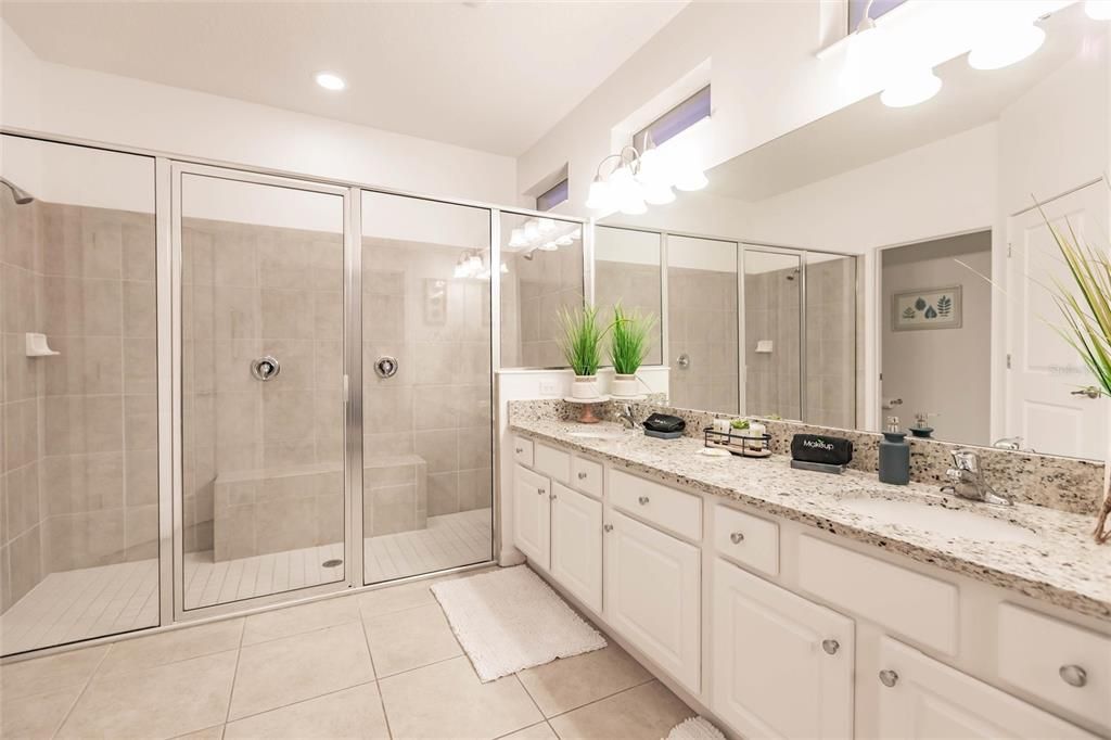 For Sale: $720,000 (6 beds, 6 baths, 3668 Square Feet)