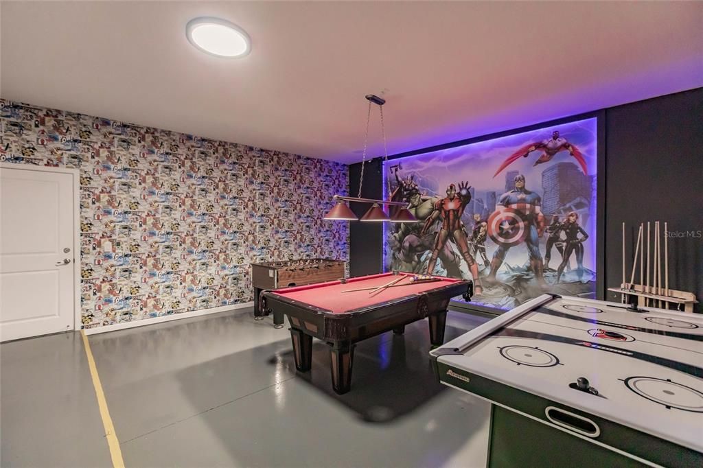 For Sale: $720,000 (6 beds, 6 baths, 3668 Square Feet)