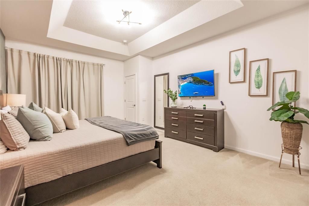 For Sale: $720,000 (6 beds, 6 baths, 3668 Square Feet)