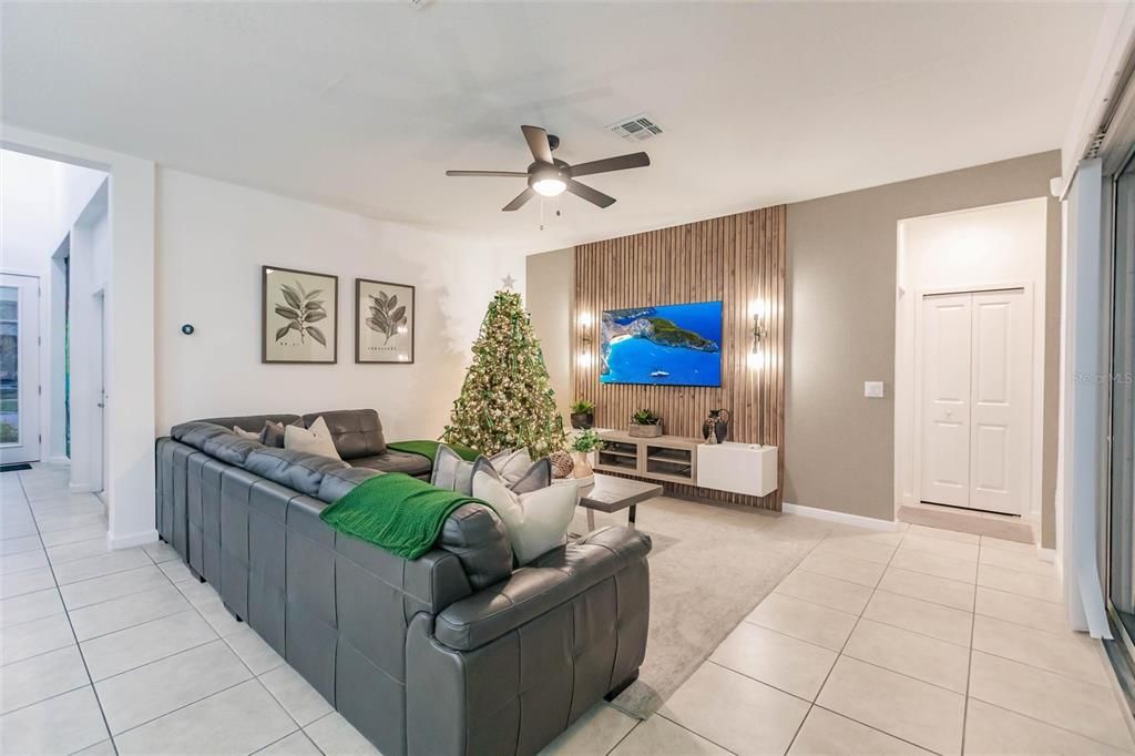 For Sale: $720,000 (6 beds, 6 baths, 3668 Square Feet)