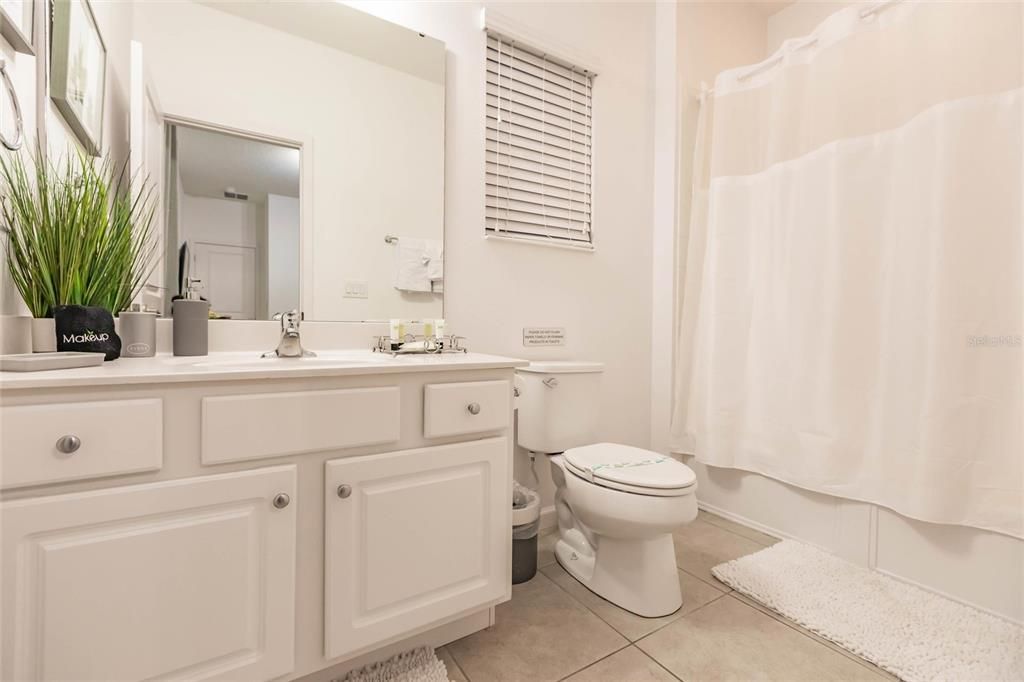 For Sale: $720,000 (6 beds, 6 baths, 3668 Square Feet)