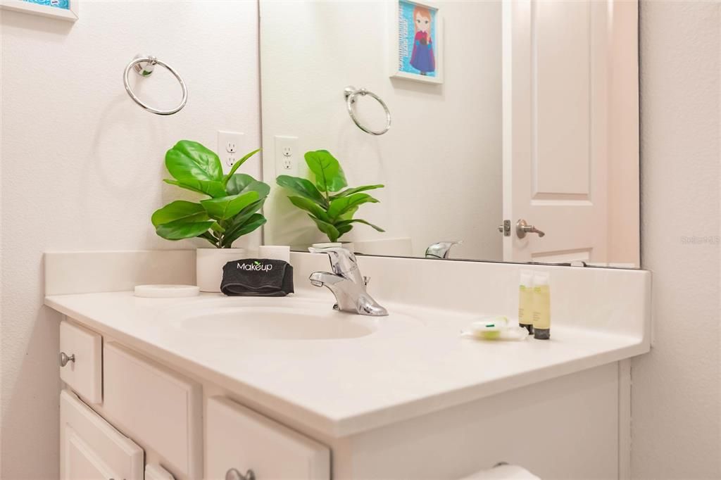 For Sale: $720,000 (6 beds, 6 baths, 3668 Square Feet)