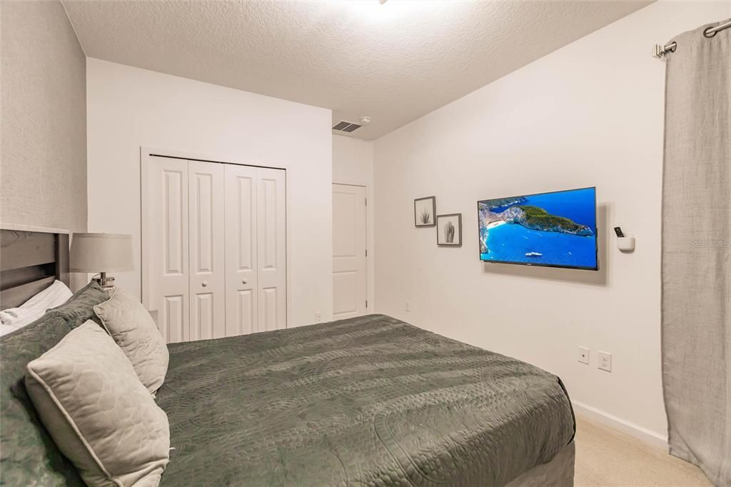 For Sale: $720,000 (6 beds, 6 baths, 3668 Square Feet)