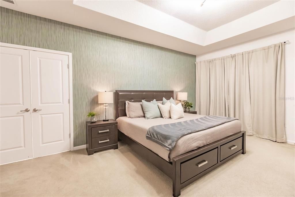 For Sale: $720,000 (6 beds, 6 baths, 3668 Square Feet)