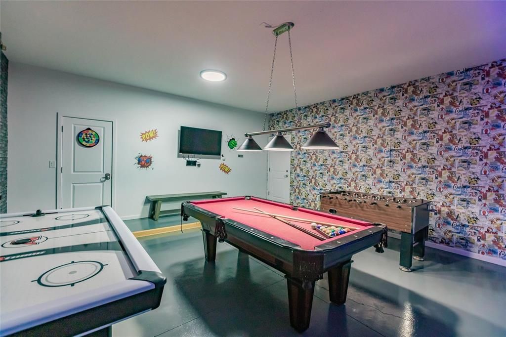 For Sale: $720,000 (6 beds, 6 baths, 3668 Square Feet)