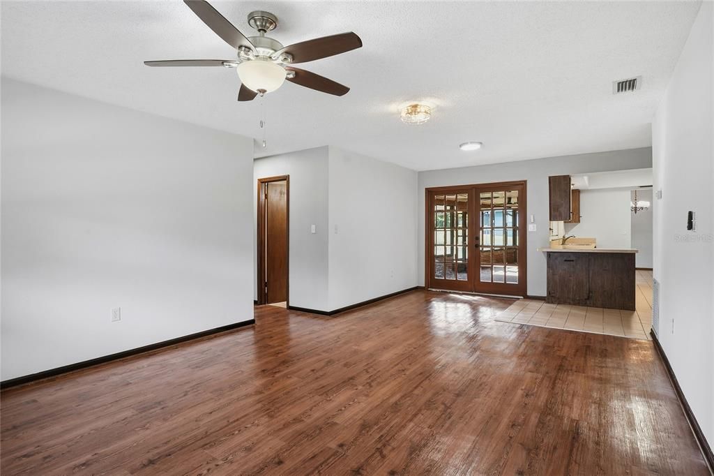 待售: $340,000 (3 贝兹, 2 浴室, 1841 平方英尺)