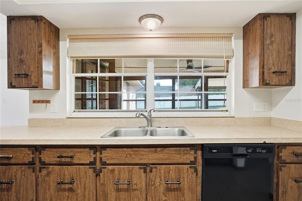 待售: $340,000 (3 贝兹, 2 浴室, 1841 平方英尺)