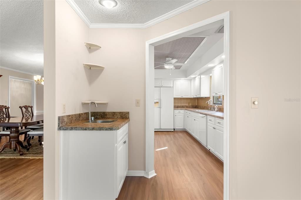 На продажу: $499,900 (3 спален, 2 ванн, 2613 Квадратных фут)