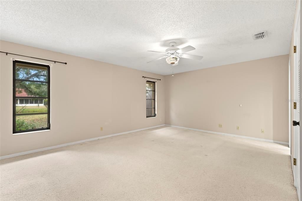 На продажу: $499,900 (3 спален, 2 ванн, 2613 Квадратных фут)