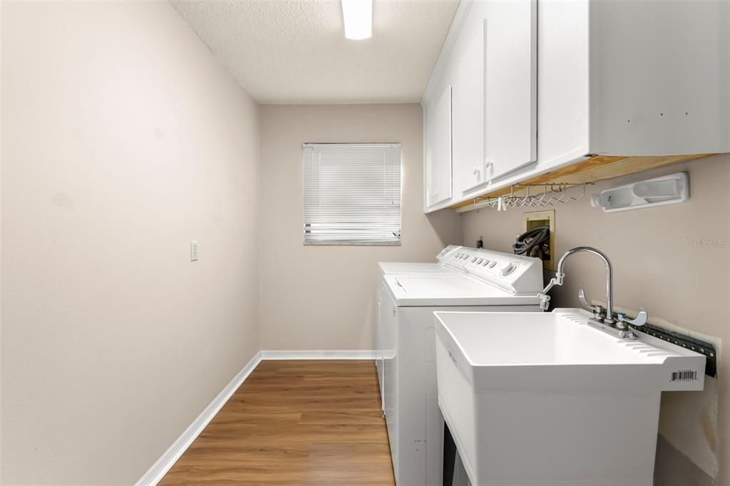 На продажу: $499,900 (3 спален, 2 ванн, 2613 Квадратных фут)