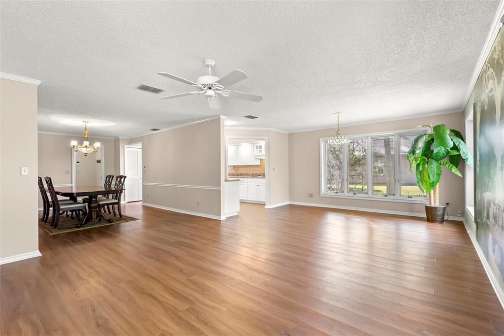 На продажу: $499,900 (3 спален, 2 ванн, 2613 Квадратных фут)