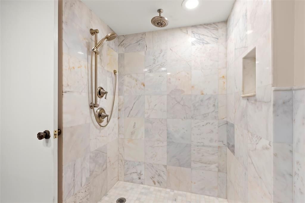 На продажу: $499,900 (3 спален, 2 ванн, 2613 Квадратных фут)