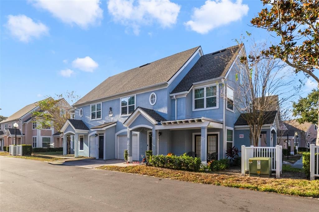 For Sale: $155,000 (1 beds, 1 baths, 658 Square Feet)