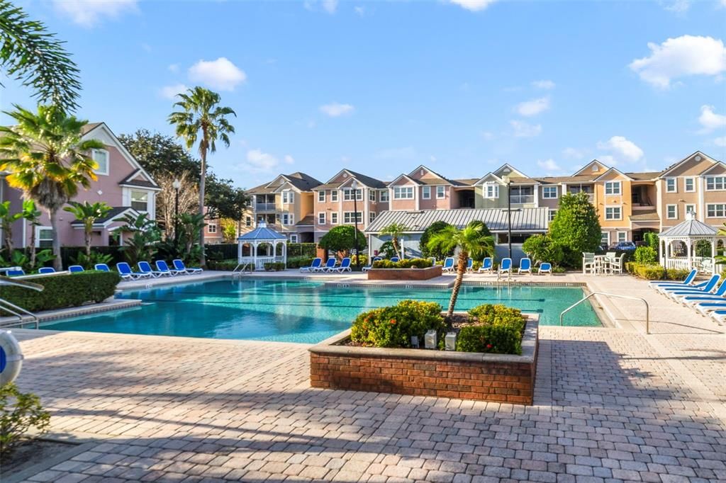 For Sale: $155,000 (1 beds, 1 baths, 658 Square Feet)