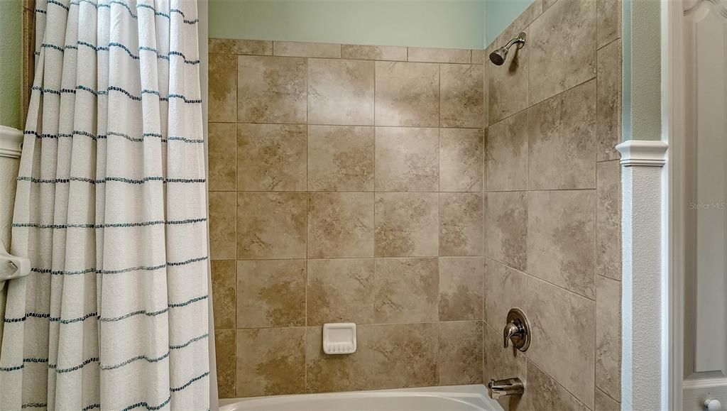 На продажу: $725,000 (3 спален, 3 ванн, 2551 Квадратных фут)