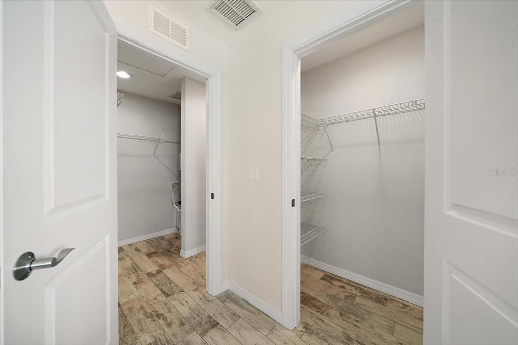 For Sale: $1,549,000 (3 beds, 3 baths, 1720 Square Feet)