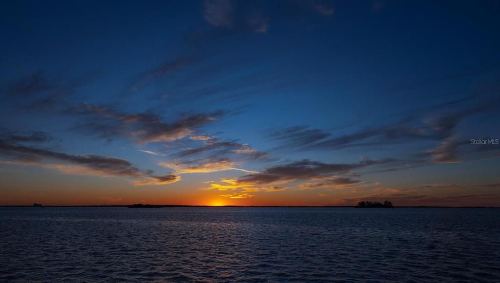 For Sale: $1,549,000 (3 beds, 3 baths, 1720 Square Feet)