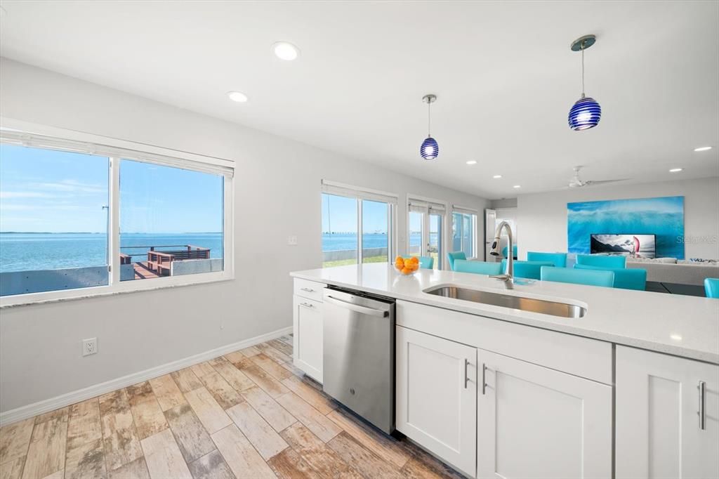 For Sale: $1,549,000 (3 beds, 3 baths, 1720 Square Feet)