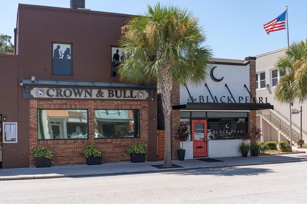 For Sale: $1,549,000 (3 beds, 3 baths, 1720 Square Feet)