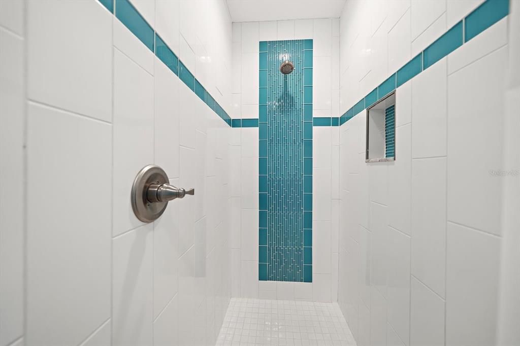 For Sale: $1,549,000 (3 beds, 3 baths, 1720 Square Feet)