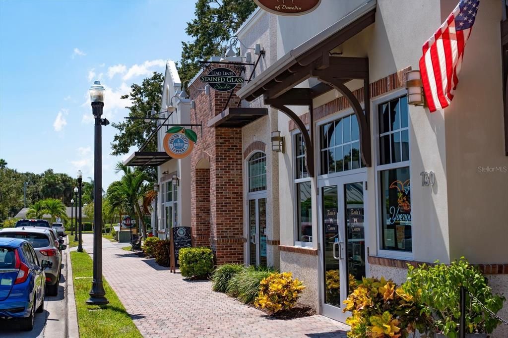 For Sale: $1,549,000 (3 beds, 3 baths, 1720 Square Feet)