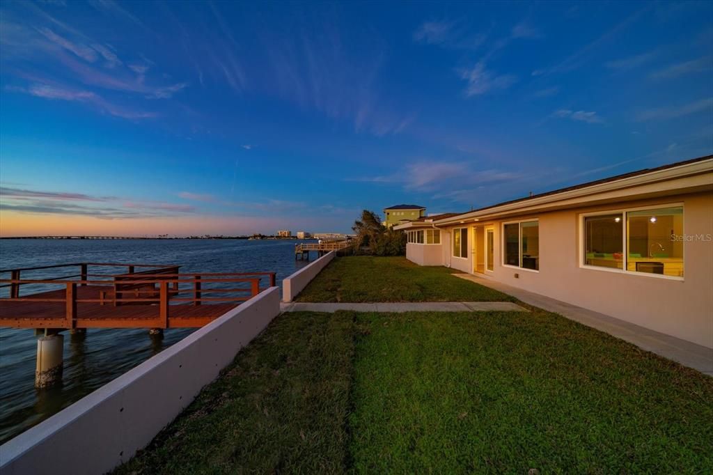 For Sale: $1,549,000 (3 beds, 3 baths, 1720 Square Feet)